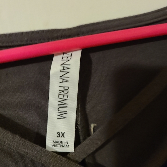 Flowy top - Picture 2 of 3